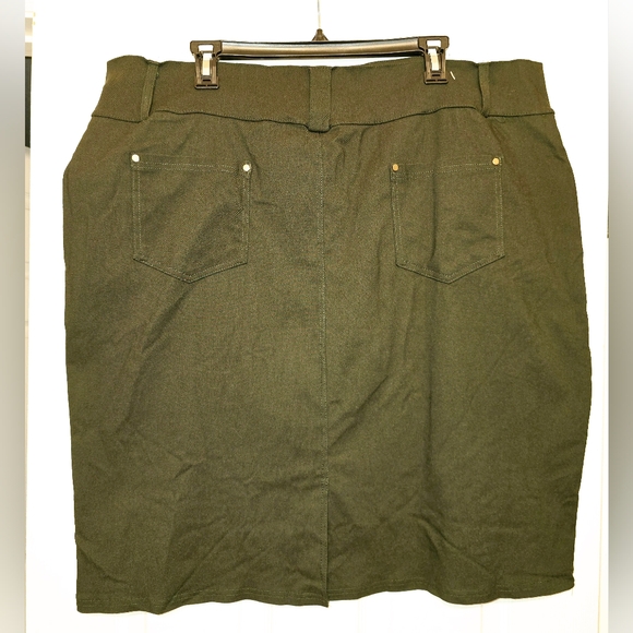 Plus Size Army Green Stretch Skirt - Picture 2 of 3